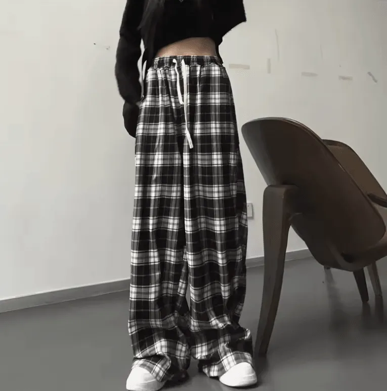 Oversize Black Plaid Sweatpants for Women | Fashionable Baggy Casual Pants