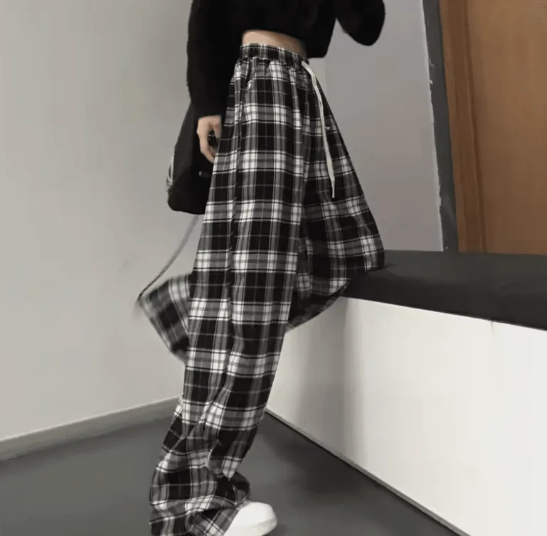 Oversize Black Plaid Sweatpants for Women | Fashionable Baggy Casual Pants
