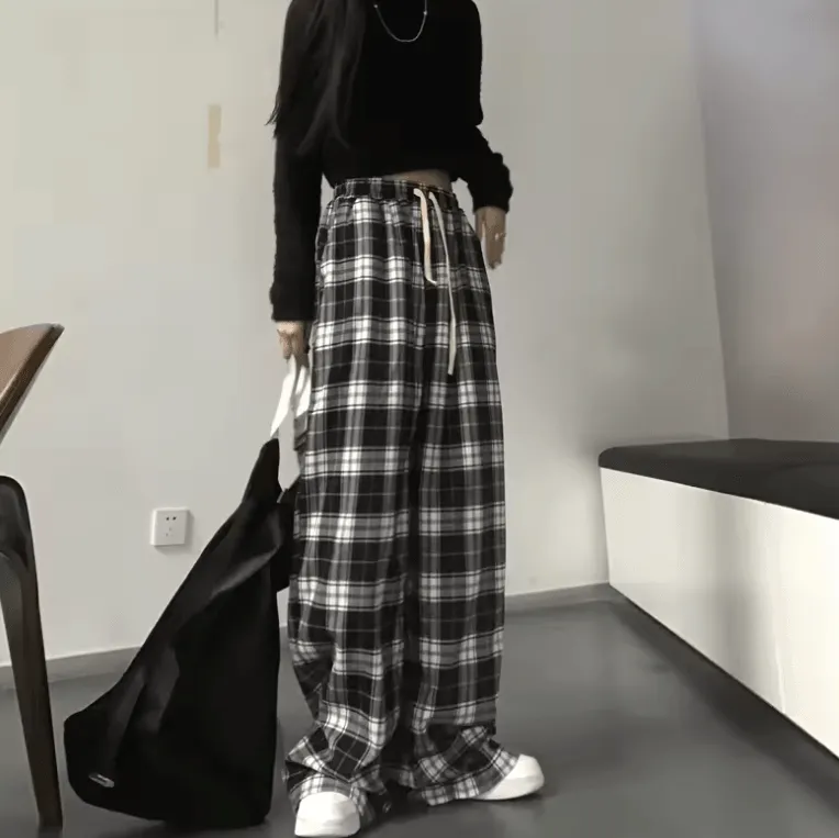 Oversize Black Plaid Sweatpants for Women | Fashionable Baggy Casual Pants