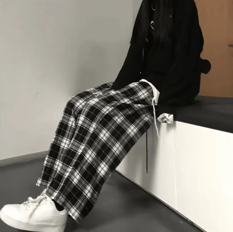 Oversize Black Plaid Sweatpants for Women | Fashionable Baggy Casual Pants