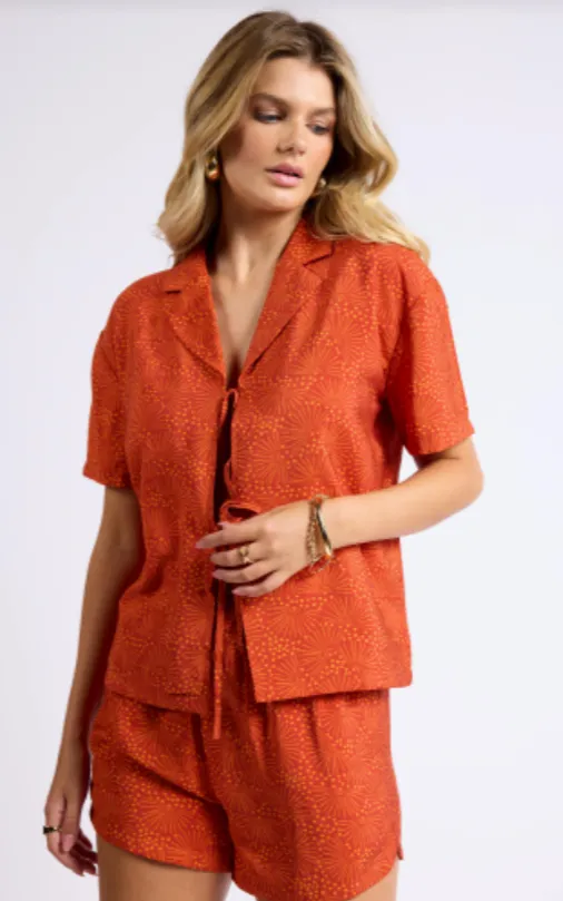REFINED DESERT FRONT TIE OPEN BACK SHIRT