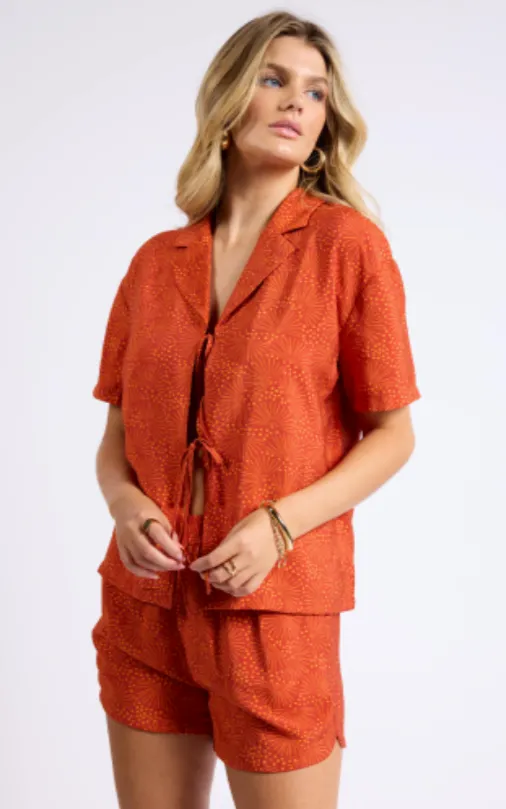 REFINED DESERT FRONT TIE OPEN BACK SHIRT