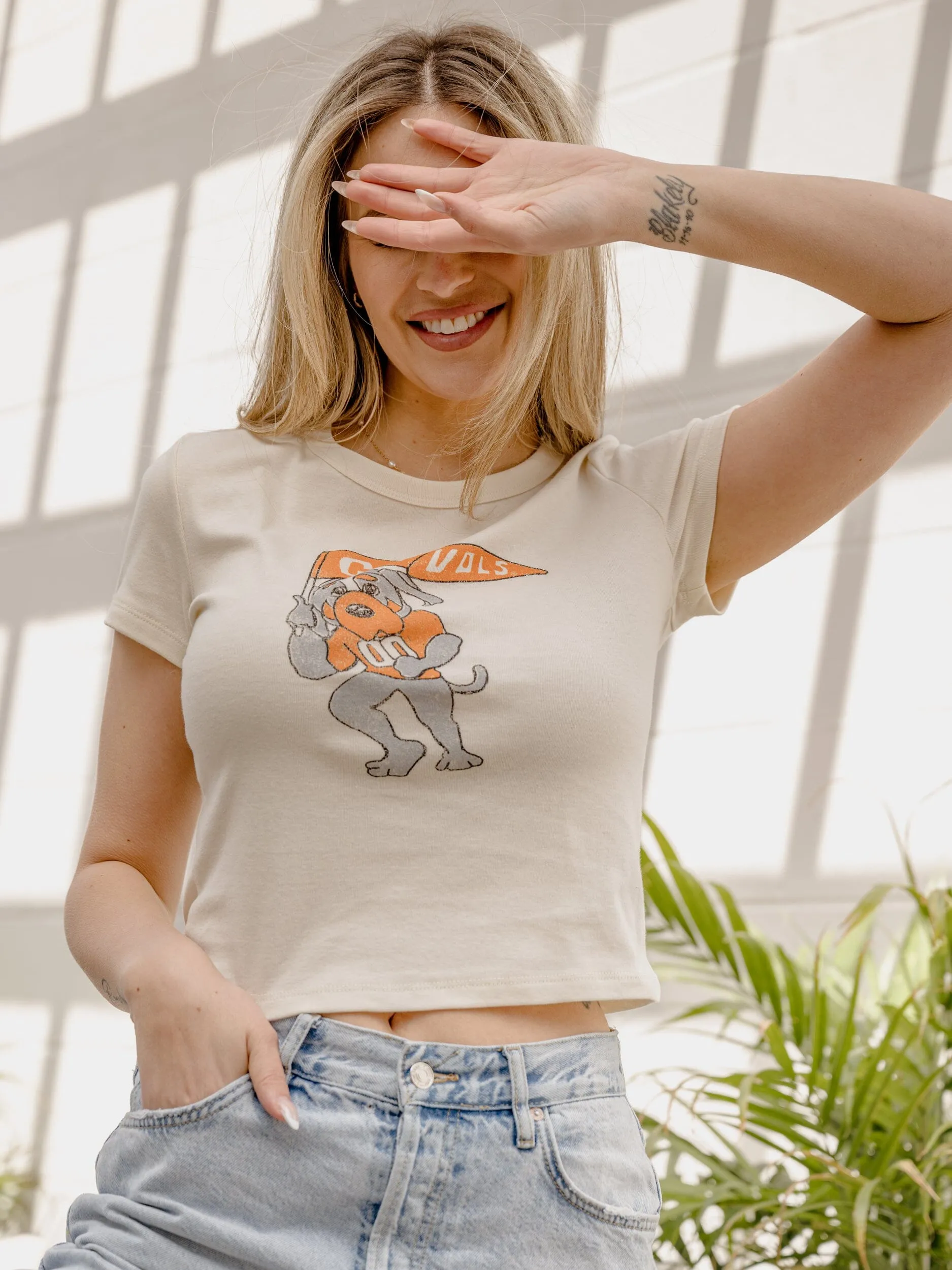 Tennessee Vols Mascot Flag Off White Micro Cropped Tee