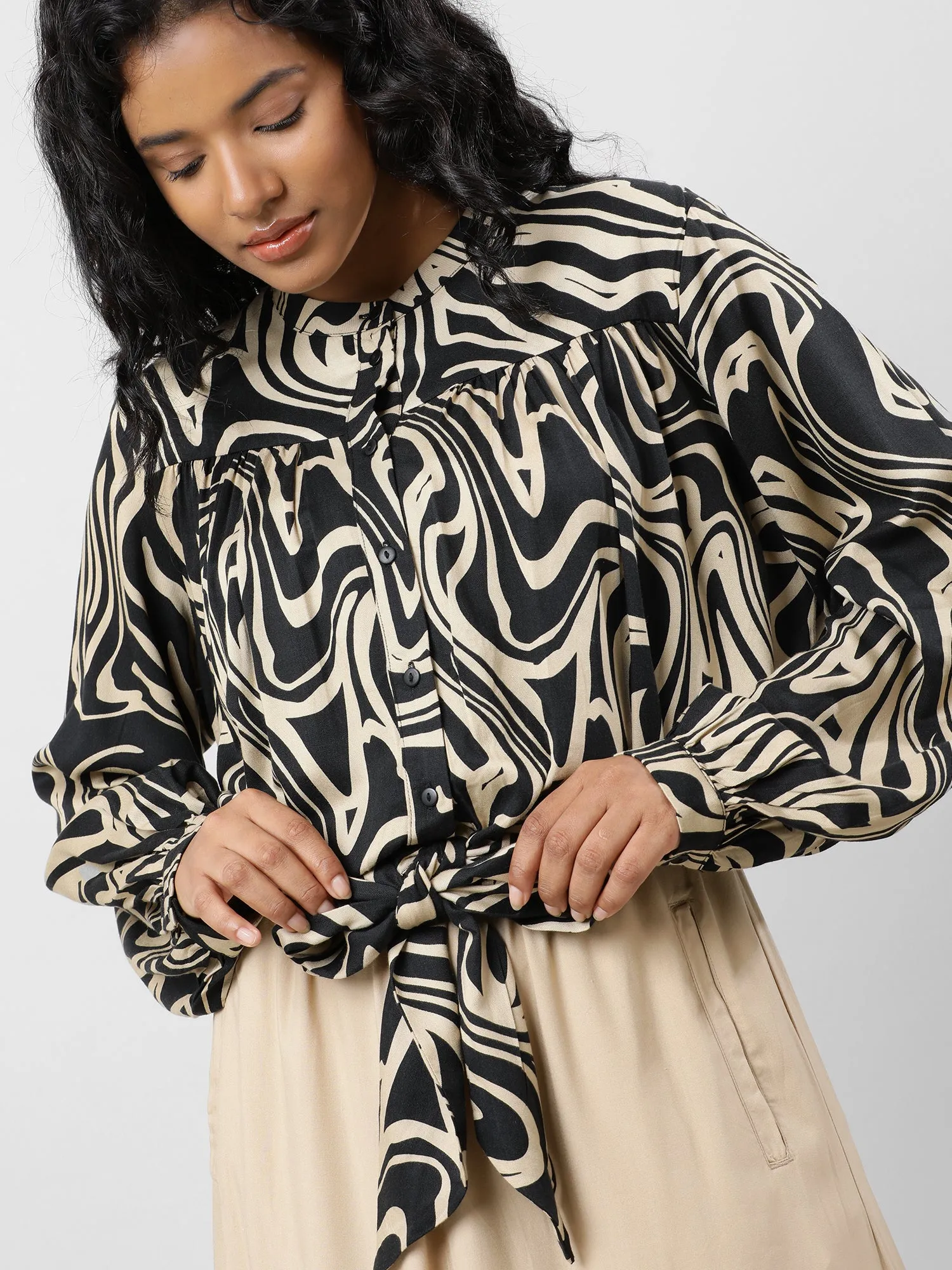 Women Trendy Tie Up Printed Top
