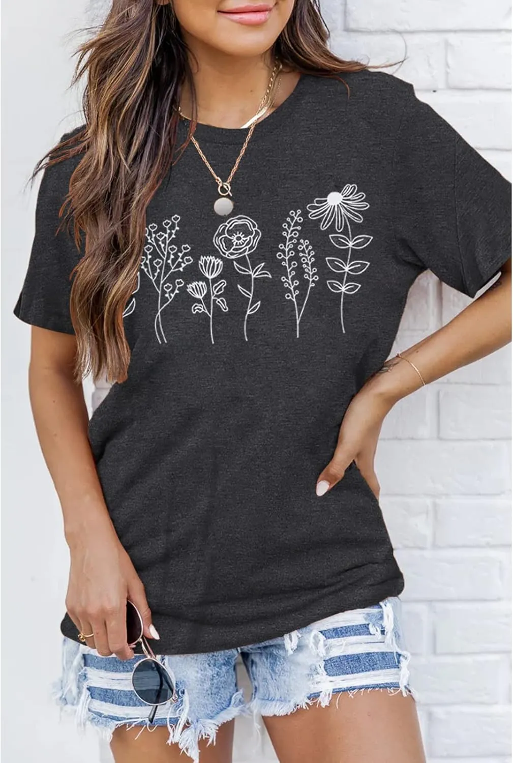 Women's Floral Tee Wildflower Graphic T Shirt Summer Flower Casual Loose Top Crew Neck Short Sleeve Shirts Tees